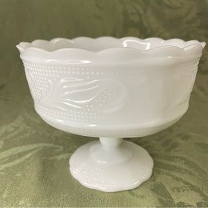 Collectible EO Brody milk glass M6000 compote pedestal bowl. No chips or cracks.